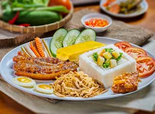  Cơm Tấm - Broken Rice 
